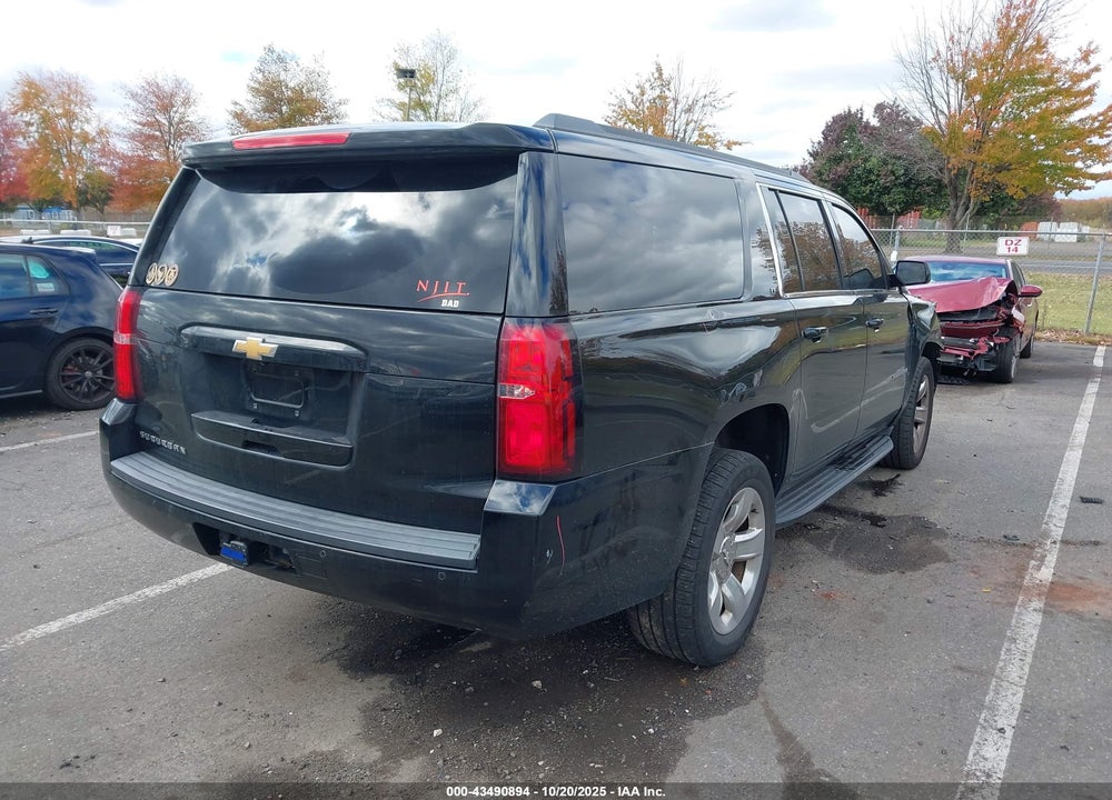 2017 CHEVROLET SUBURBAN LT VIN: 1GNSKHKC8HR109975