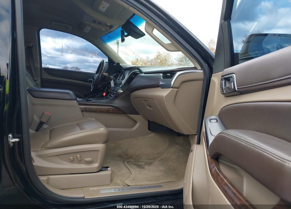 2017 CHEVROLET SUBURBAN LT VIN: 1GNSKHKC8HR109975