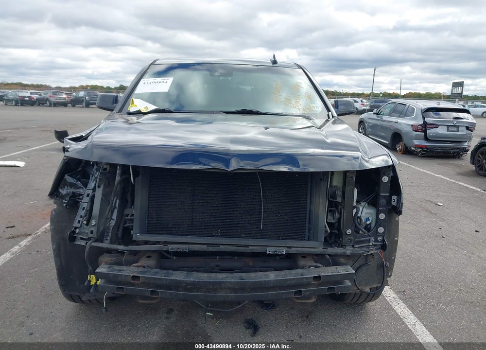 2017 CHEVROLET SUBURBAN LT VIN: 1GNSKHKC8HR109975