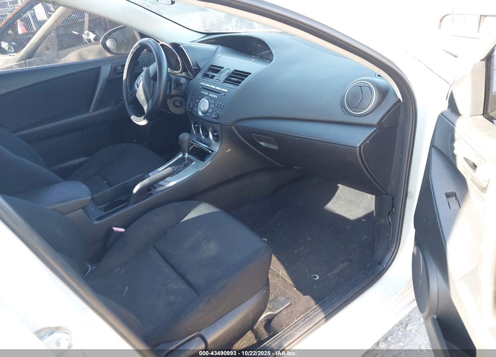 2011 MAZDA 3 I SPORT VIN: JM1BL1UF2B1903283