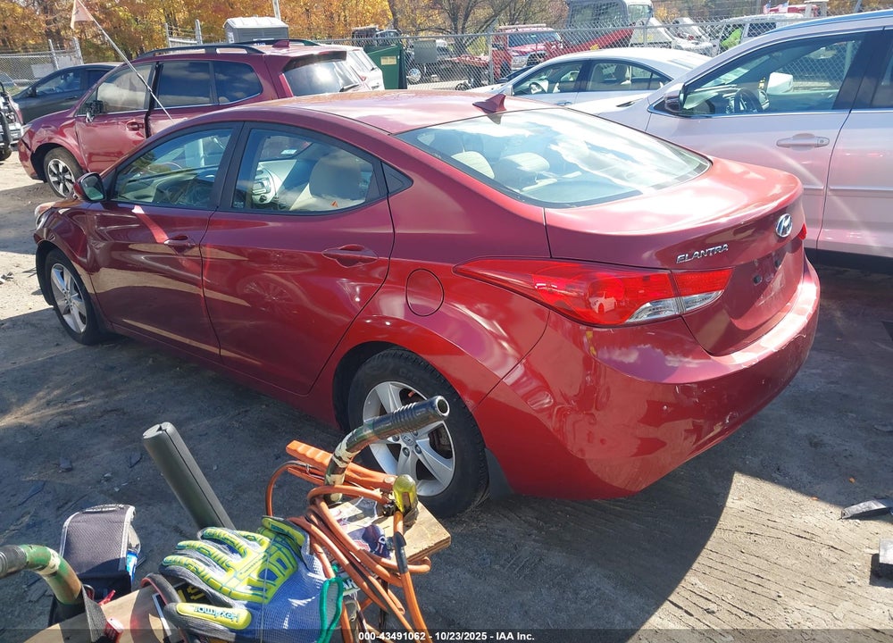 2013 HYUNDAI ELANTRA VIN: 5NPDH4AE8DH185208