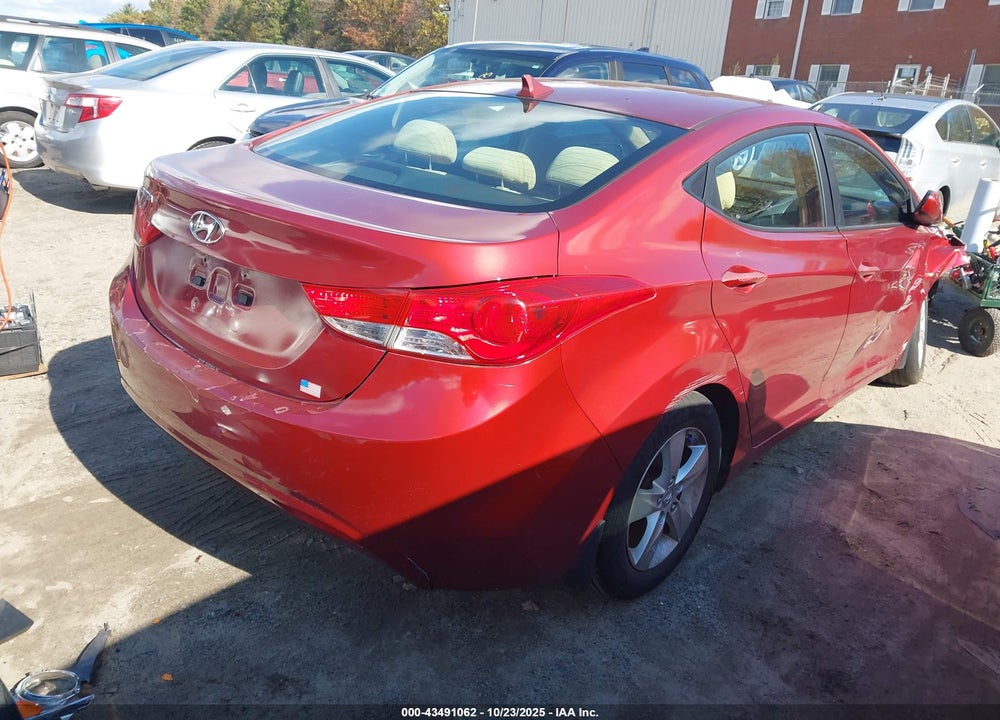 2013 HYUNDAI ELANTRA VIN: 5NPDH4AE8DH185208