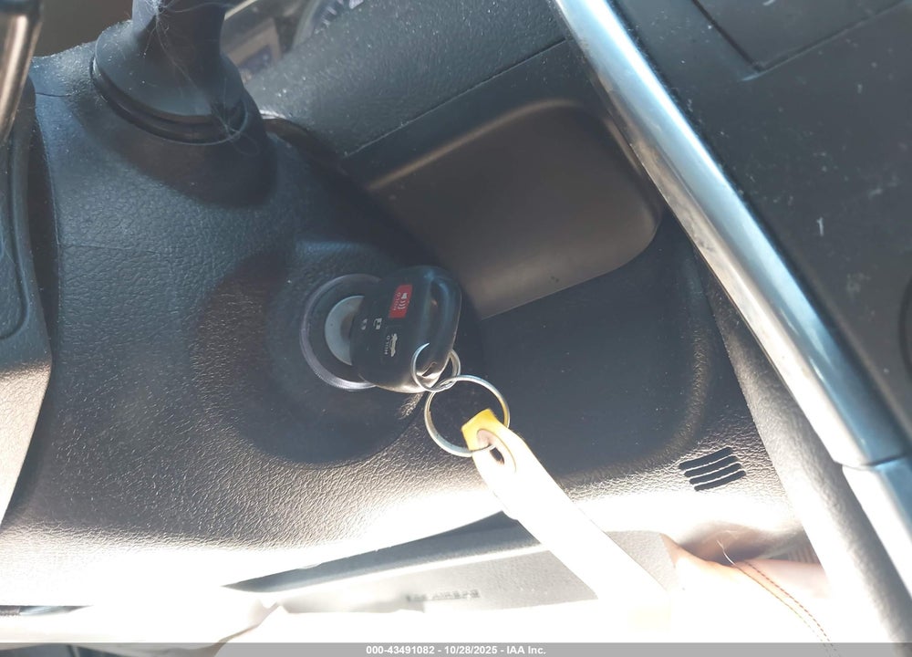 2017 TOYOTA CAMRY LE VIN: 4T1BF1FK5HU657124
