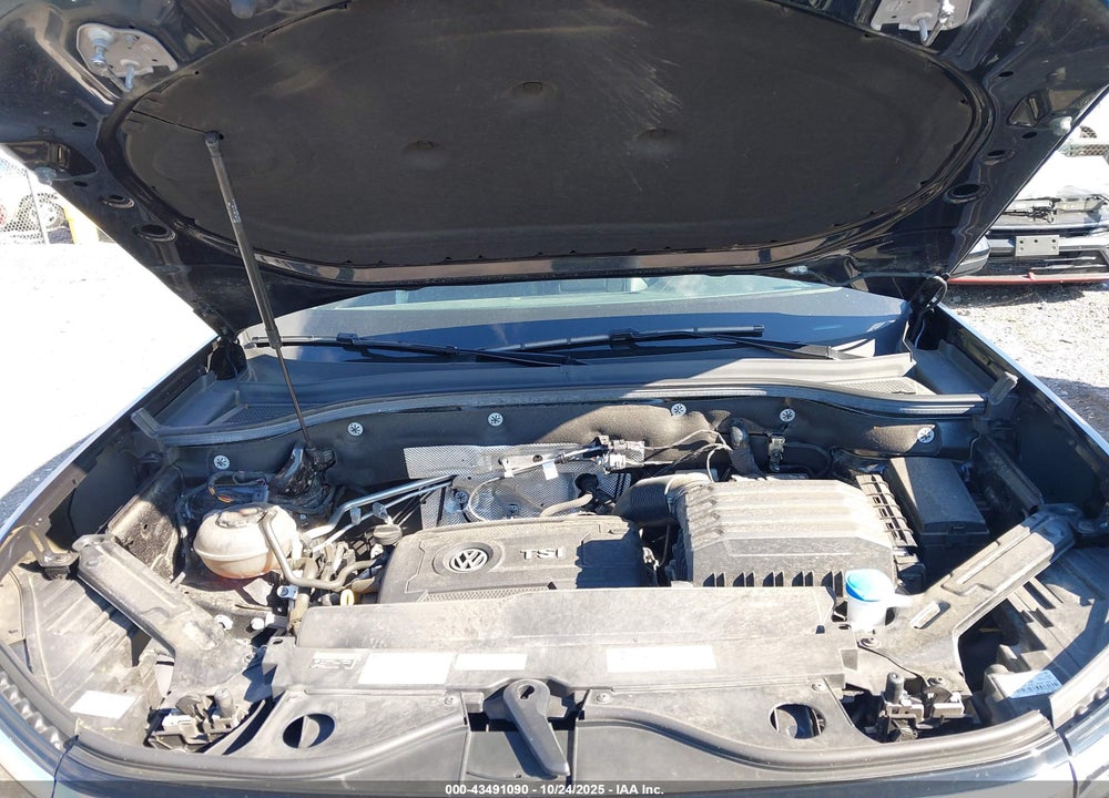2023 VOLKSWAGEN ATLAS VIN: 1V2LP2CA2PC557010