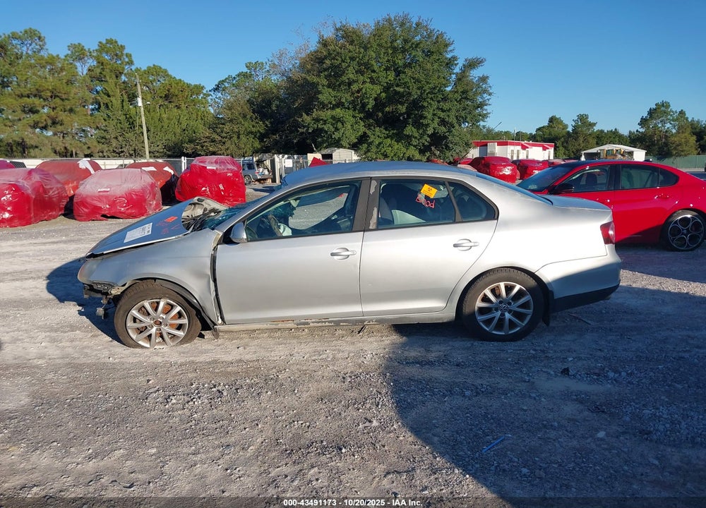 2010 VOLKSWAGEN JETTA VIN: 3VWAZ7AJ5AM167069