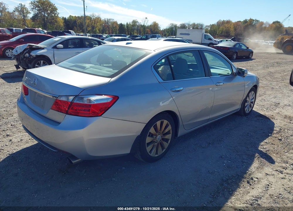 2013 HONDA ACCORD VIN: 1HGCR2F87DA136896