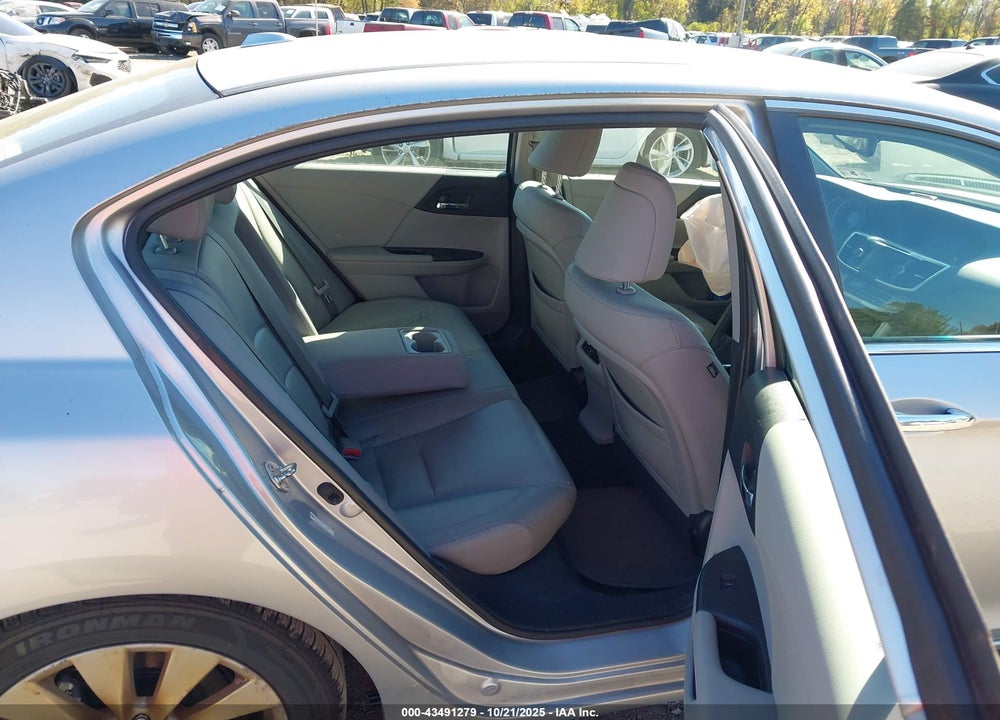 2013 HONDA ACCORD VIN: 1HGCR2F87DA136896