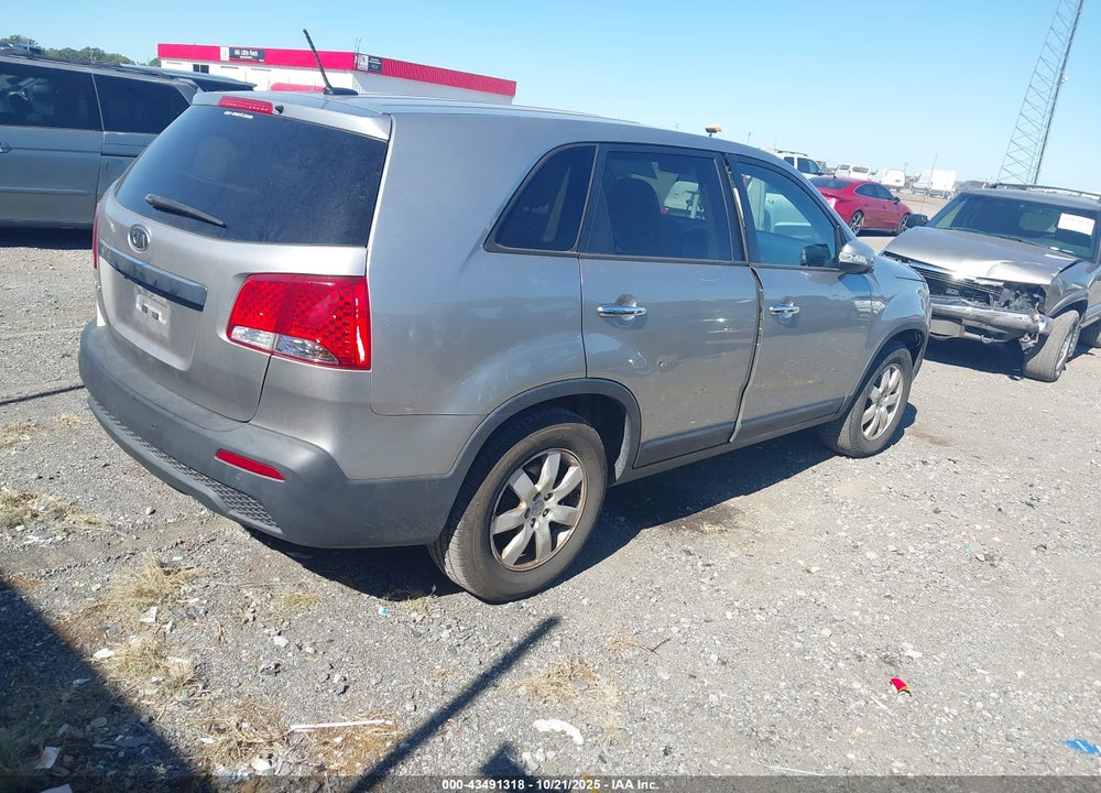 2013 KIA SORENTO VIN: 5XYKT4A14DG419533