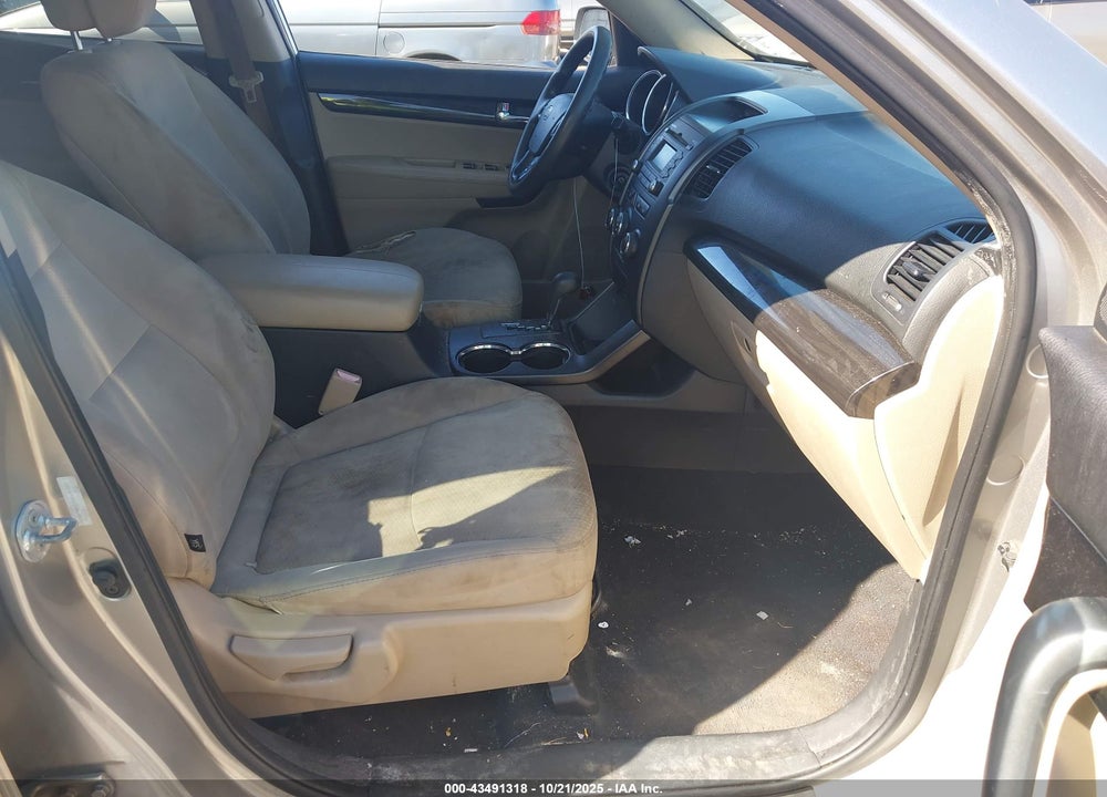 2013 KIA SORENTO VIN: 5XYKT4A14DG419533