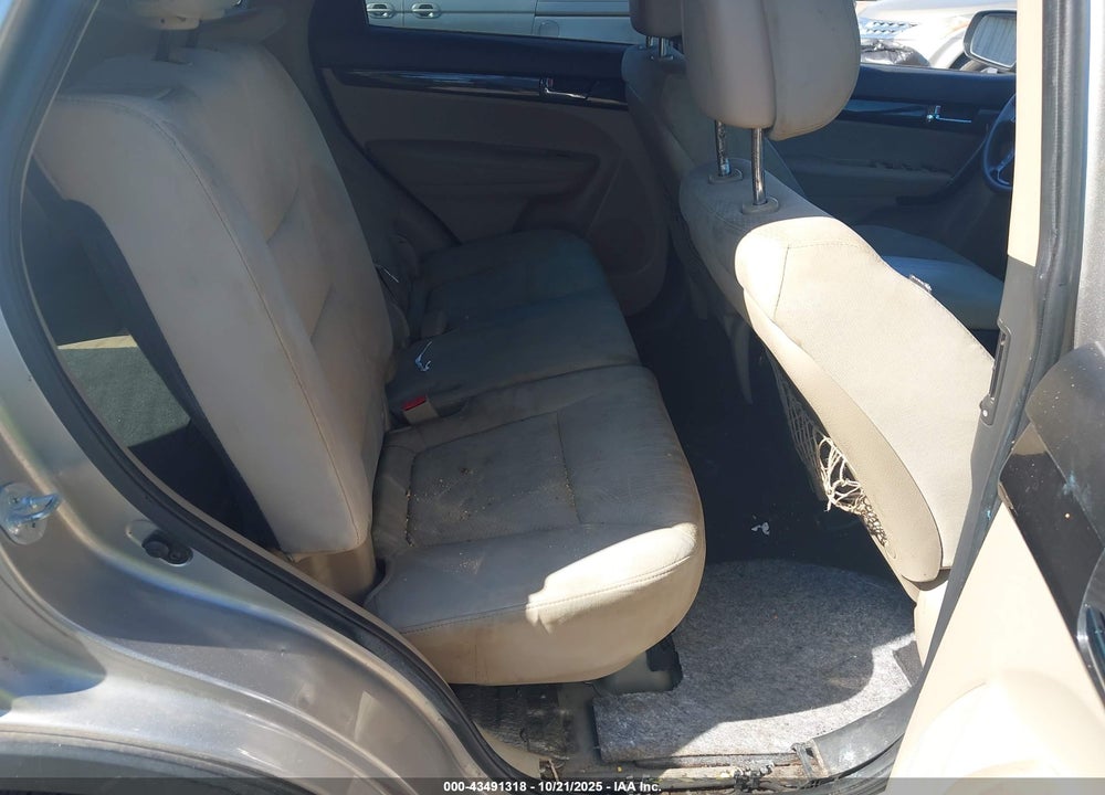 2013 KIA SORENTO VIN: 5XYKT4A14DG419533