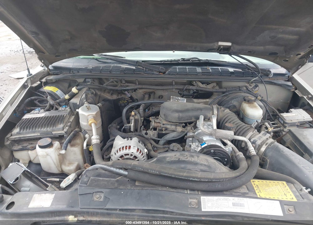 2000 CHEVROLET S-10 LS VIN: 1GCCS14W6Y8144158