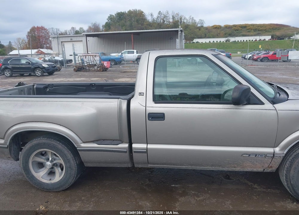 2000 CHEVROLET S-10 LS VIN: 1GCCS14W6Y8144158