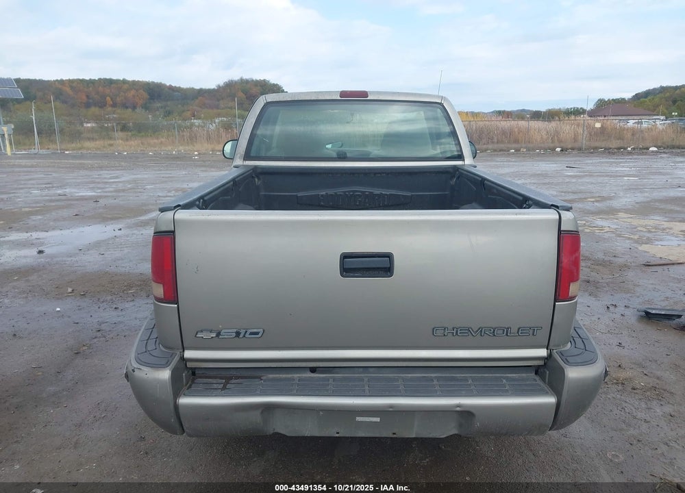 2000 CHEVROLET S-10 LS VIN: 1GCCS14W6Y8144158