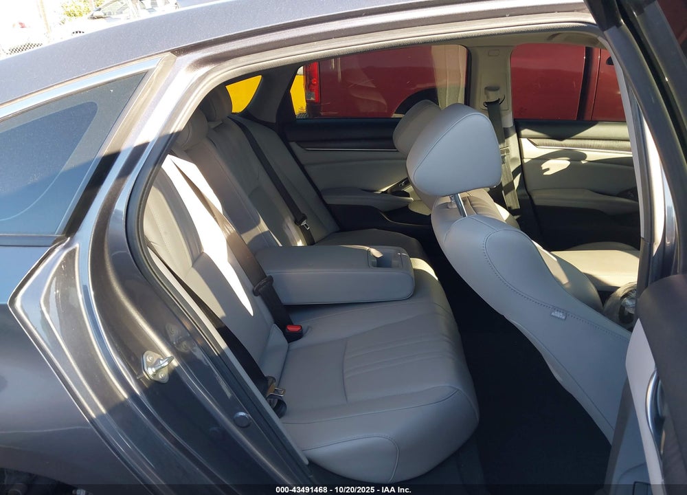 2019 HONDA ACCORD TOURING 2.0T VIN: 1HGCV2F9XKA024739