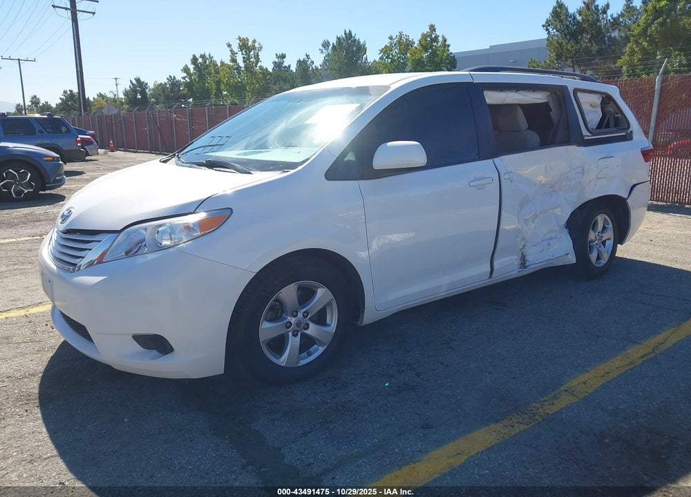 2017 TOYOTA SIENNA LE 8 PASSENGER VIN: 5TDKZ3DCXHS863837