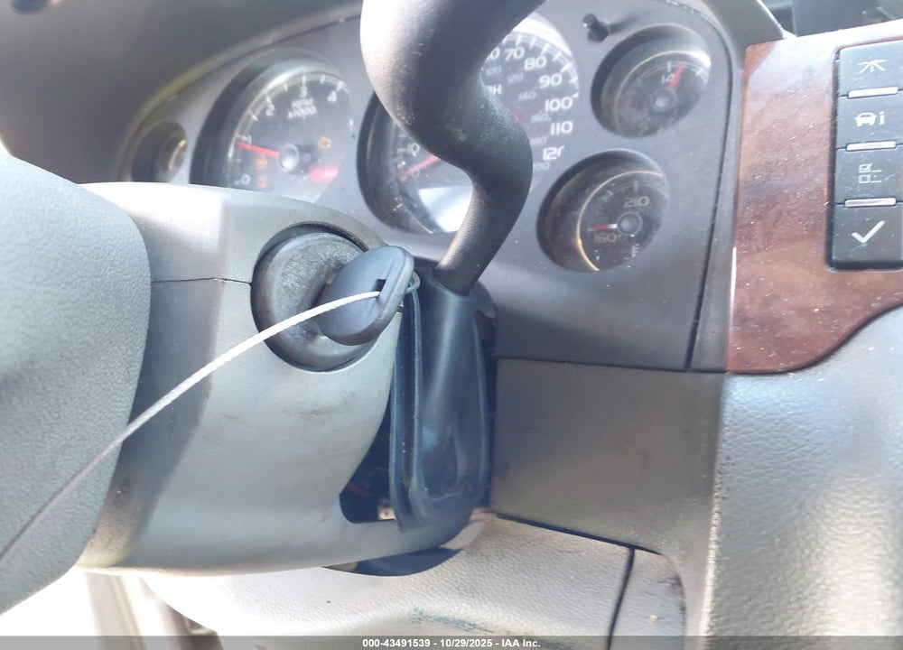 2007 CHEVROLET SUBURBAN 1500 LT VIN: 3GNFC16J97G127057