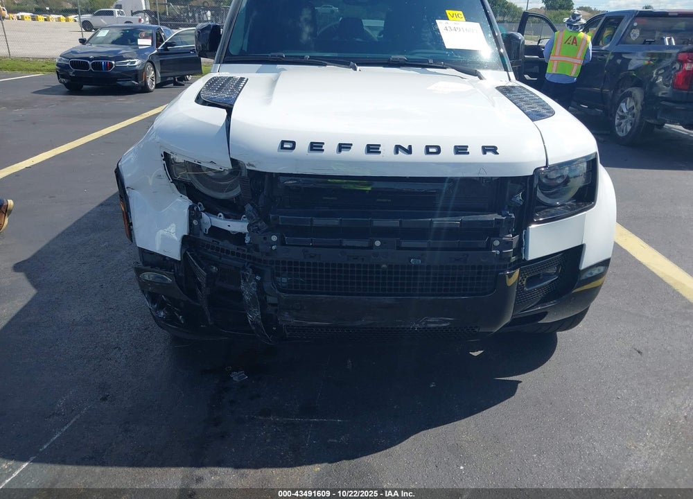 2024 LAND ROVER DEFENDER 110 P400 X-DYNAMIC SE VIN: SALE27EU1R2343155