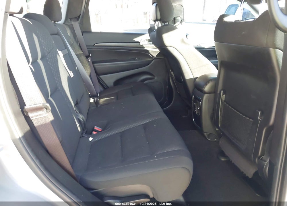 2021 JEEP GRAND CHEROKEE LAREDO E 4X2 VIN: 1C4RJEAG3MC638406