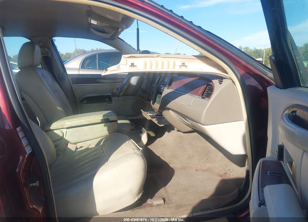 2003 LINCOLN TOWN CAR EXECUTIVE VIN: 1LNHM81W83Y646350