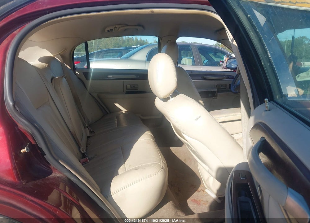 2003 LINCOLN TOWN CAR EXECUTIVE VIN: 1LNHM81W83Y646350
