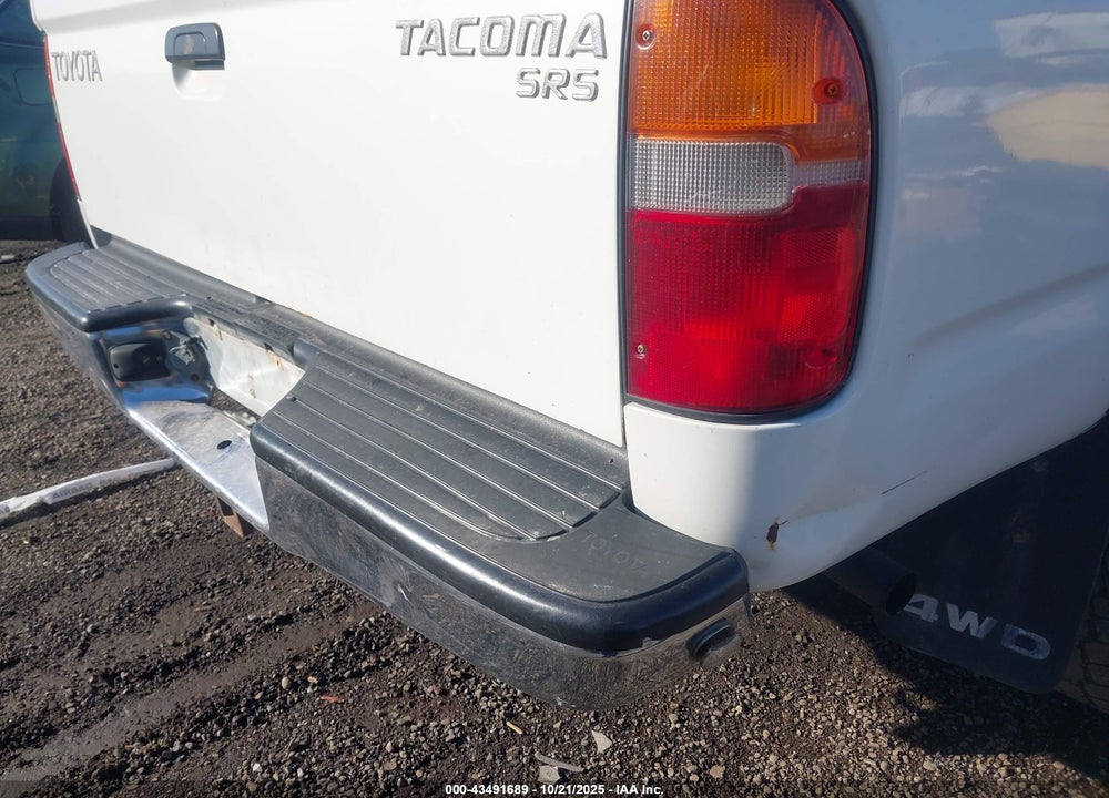 1998 TOYOTA TACOMA VIN: 4TAWM72N0WZ039073