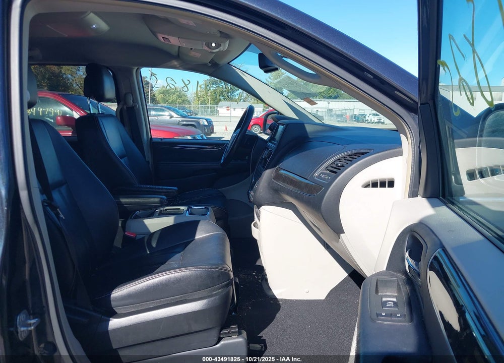 2014 CHRYSLER TOWN & COUNTRY TOURING VIN: 2C4RC1BG5ER381985