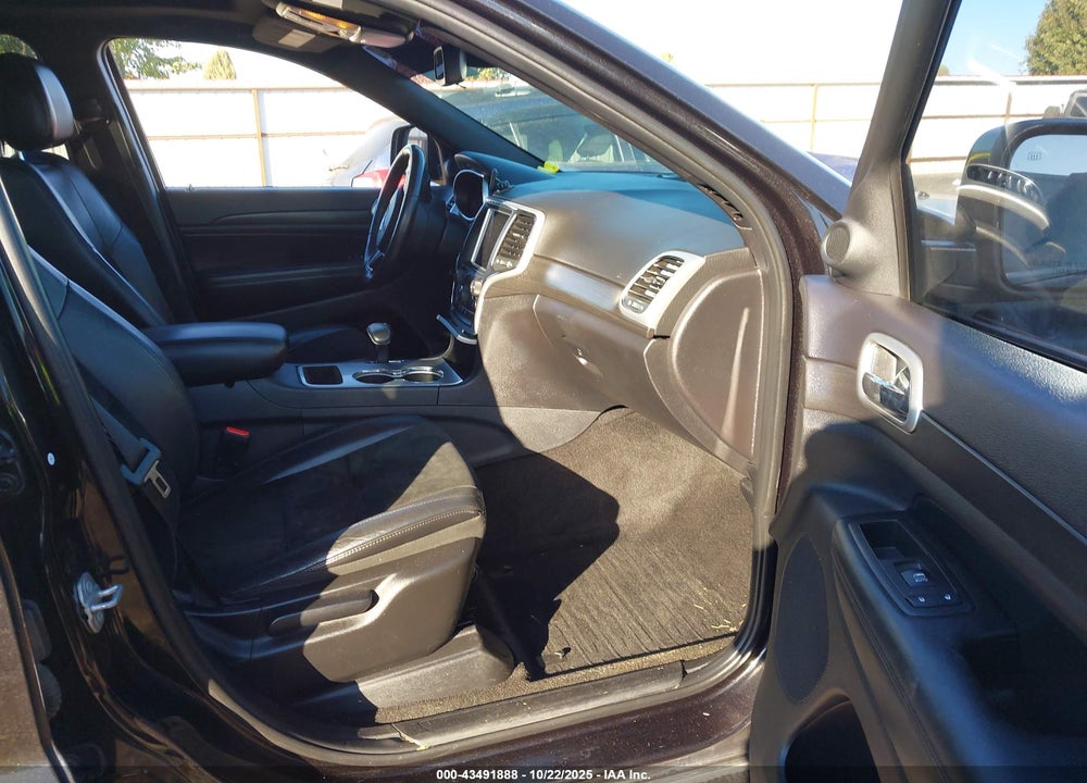 2015 JEEP GRAND CHEROKEE VIN: 1C4RJFAG1FC892592