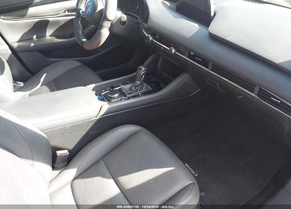 2019 MAZDA 3 PREFERRED PACKAGE VIN: 3MZBPADL7KM113102