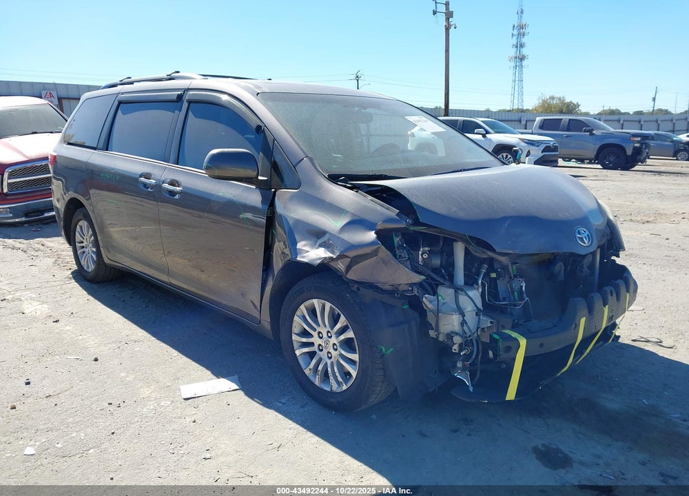 2016 TOYOTA SIENNA XLE PREMIUM 8 PASSENGER VIN: 5TDYK3DC8GS734055