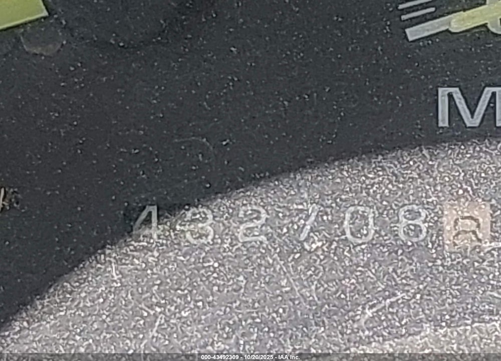 1996 CHEVROLET SUBURBAN C1500 VIN: 1GNEC16R2TJ418901