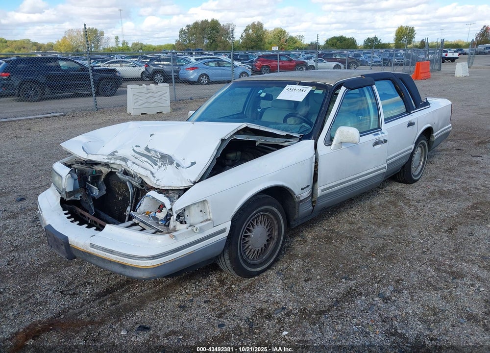 1997 LINCOLN TOWN CAR SIGNATURE VIN: 1LNLM82W7VY743311