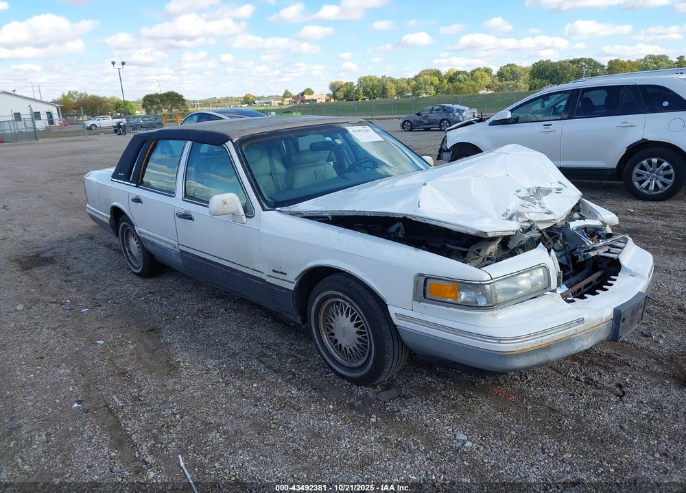 1997 LINCOLN TOWN CAR SIGNATURE VIN: 1LNLM82W7VY743311