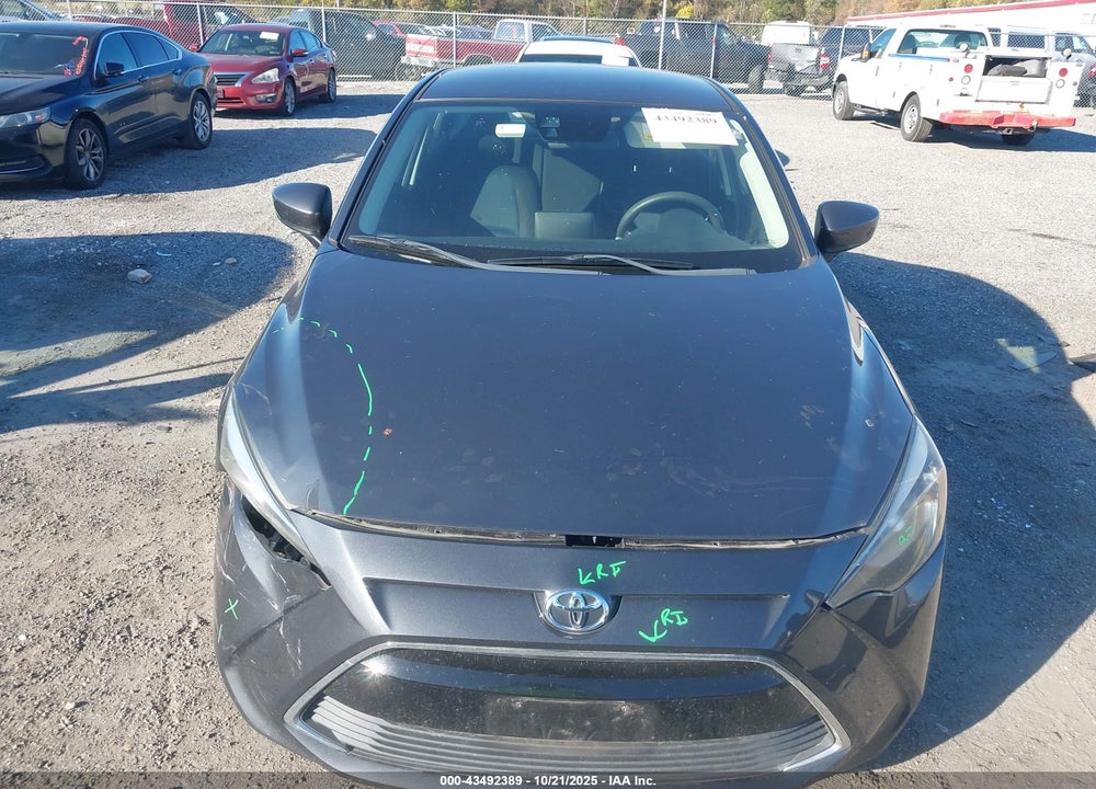 2017 TOYOTA YARIS VIN: 3MYDLBYV8HY182554