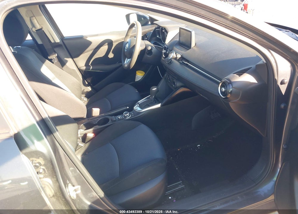 2017 TOYOTA YARIS VIN: 3MYDLBYV8HY182554
