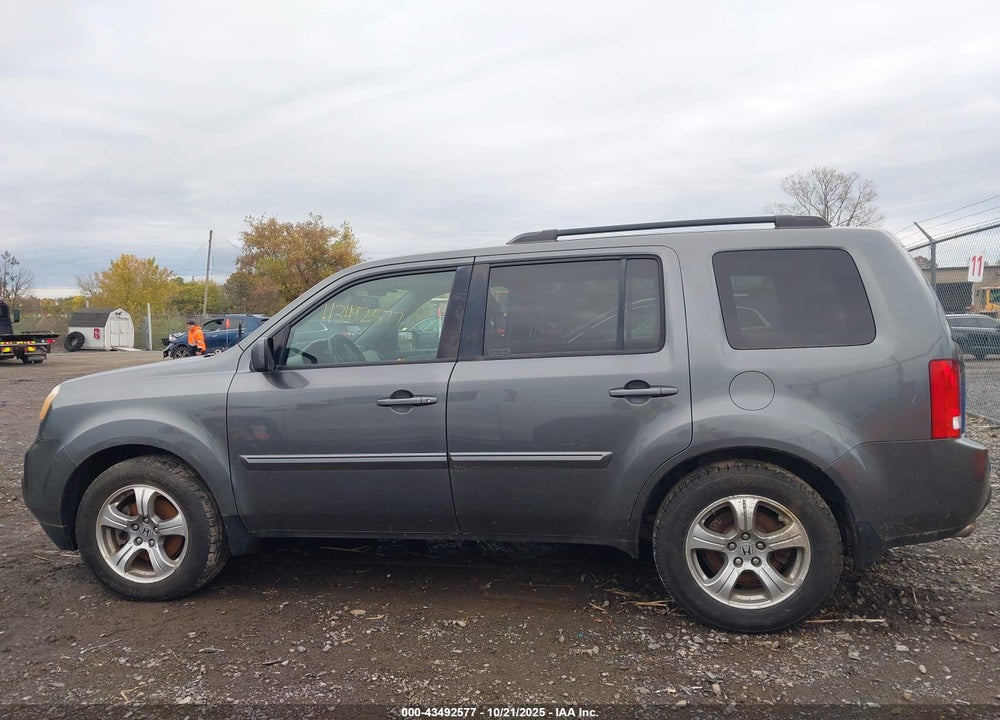 2013 HONDA PILOT VIN: 5FNYF4H56DB077391
