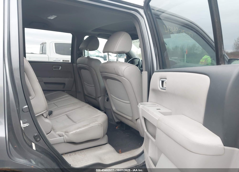 2013 HONDA PILOT VIN: 5FNYF4H56DB077391