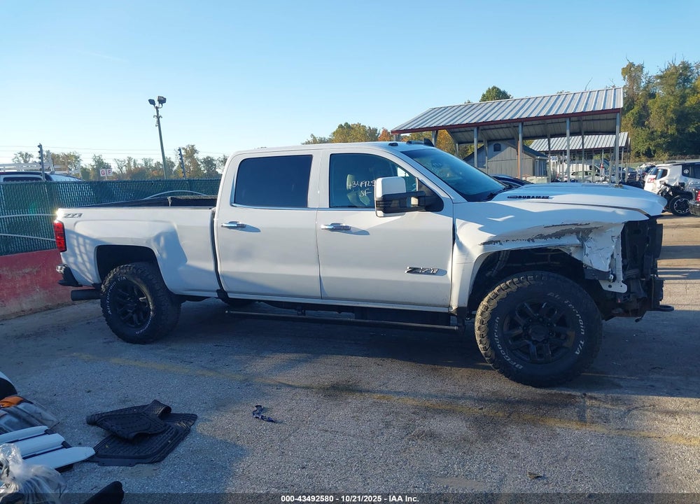 2015 CHEVROLET SILVERADO 2500HD LT VIN: 1GC1KVE81FF186227
