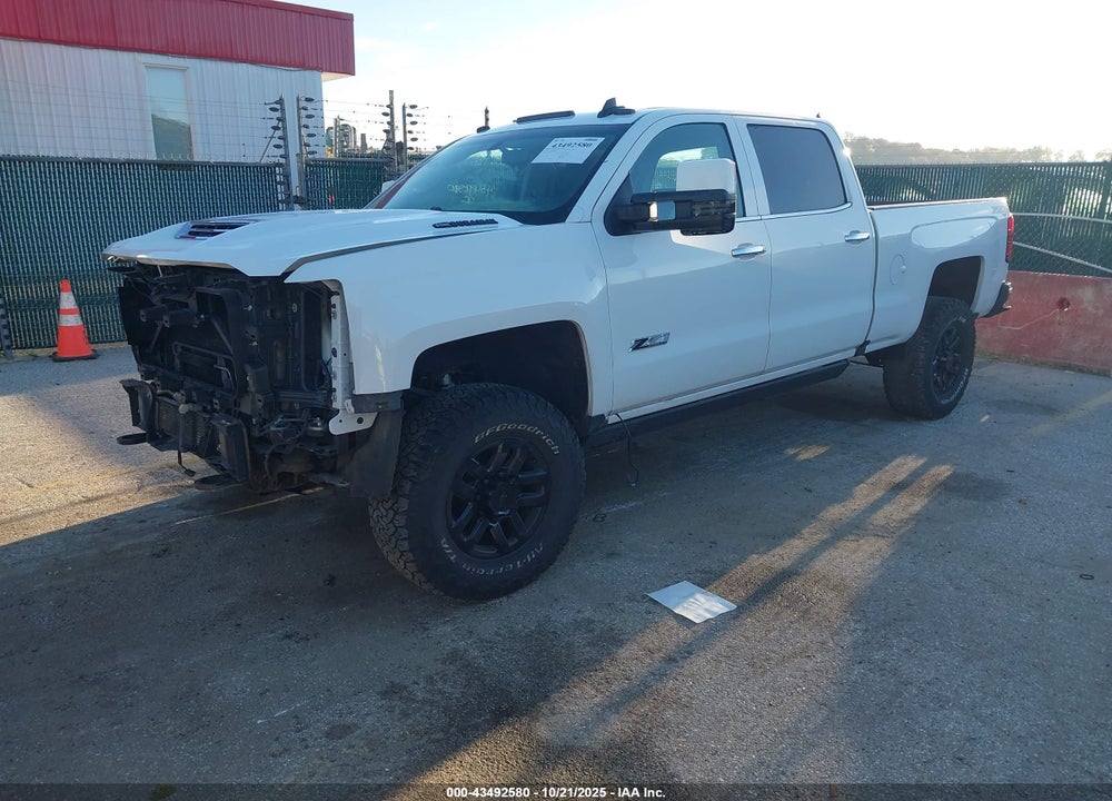 2015 CHEVROLET SILVERADO 2500HD LT VIN: 1GC1KVE81FF186227