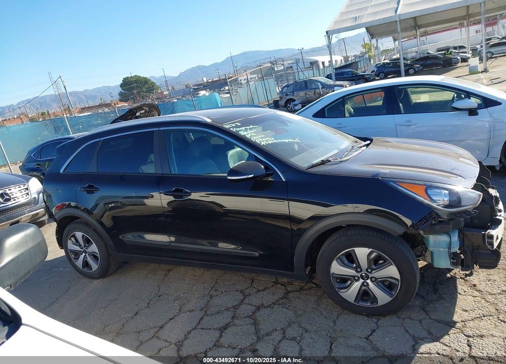 2018 KIA NIRO VIN: KNDCE3LCXJ5139742