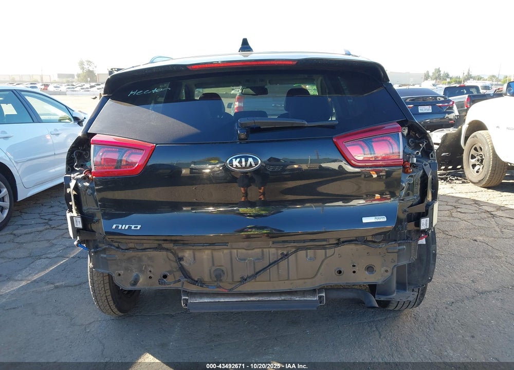2018 KIA NIRO VIN: KNDCE3LCXJ5139742