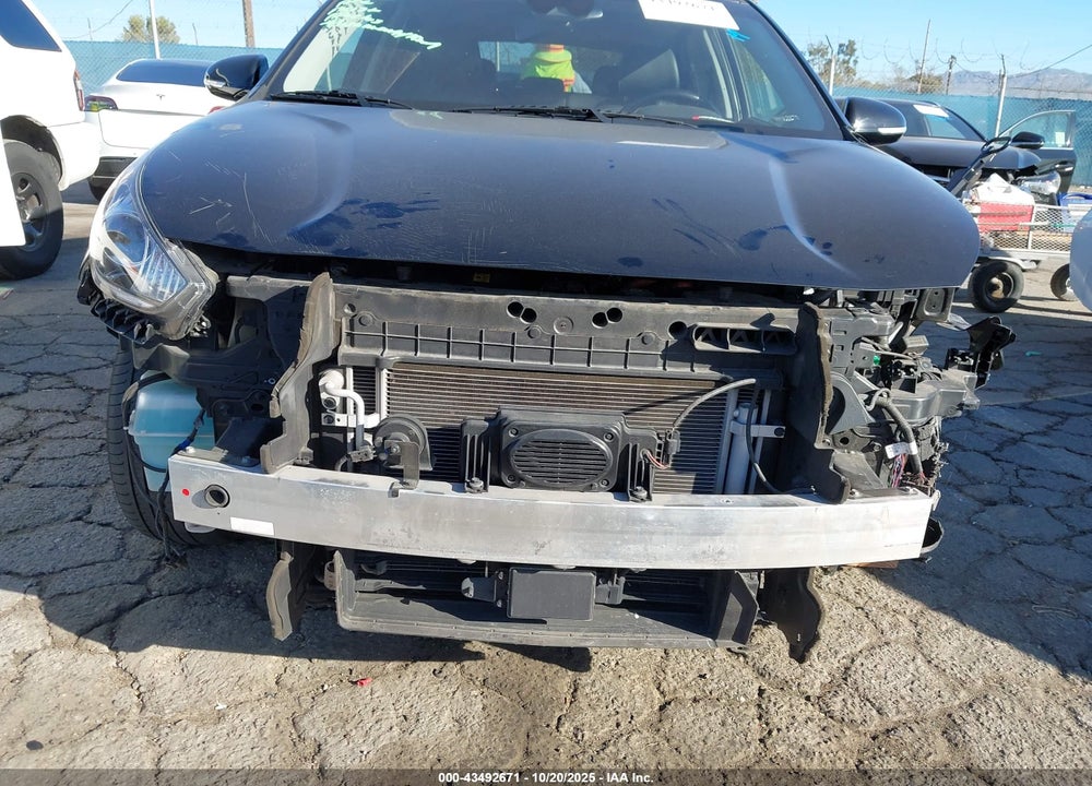 2018 KIA NIRO VIN: KNDCE3LCXJ5139742
