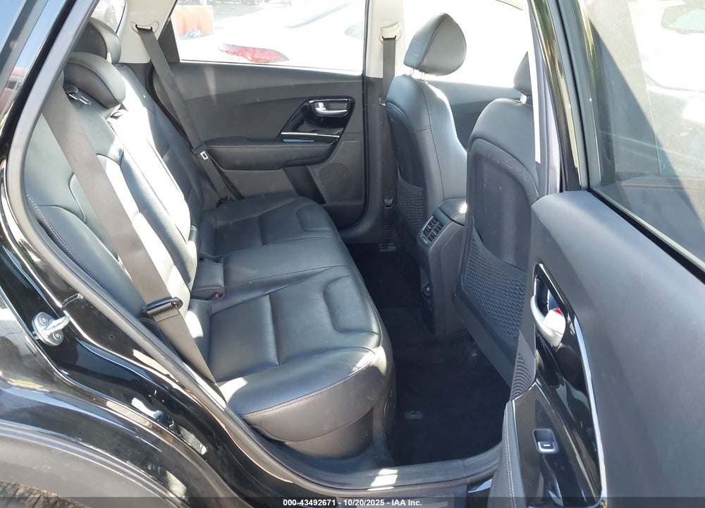 2018 KIA NIRO VIN: KNDCE3LCXJ5139742