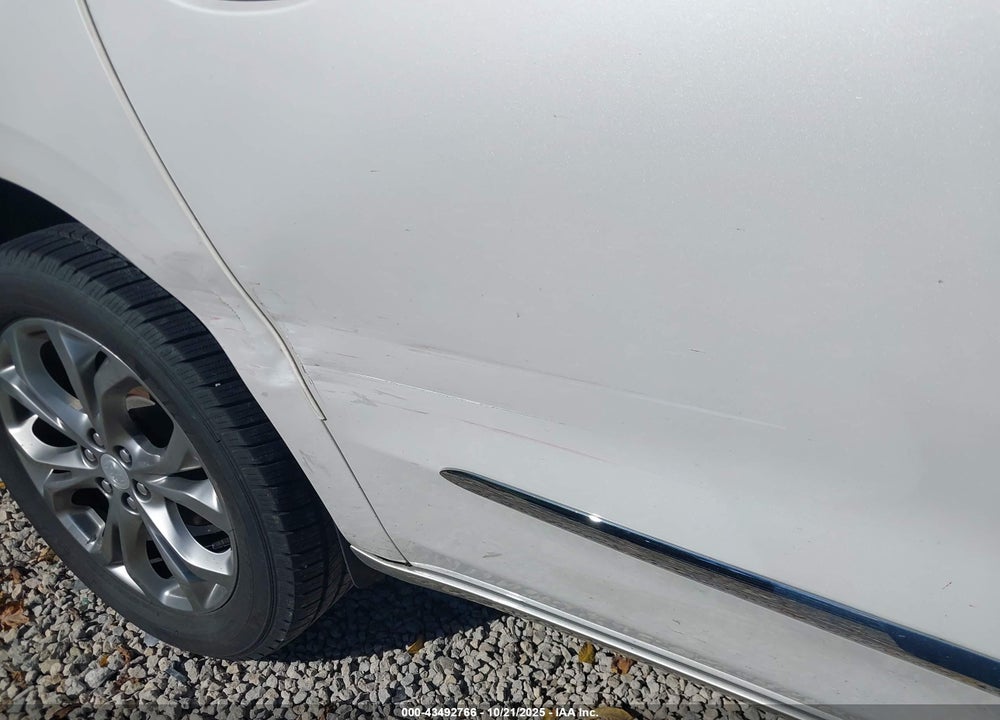 2019 BUICK ENCLAVE VIN: 5GAERDKW7KJ103810