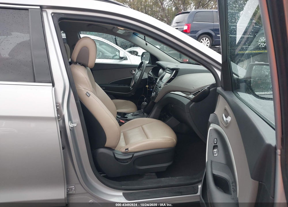 2017 HYUNDAI SANTA FE SE VIN: KM8SMDHF7HU256357