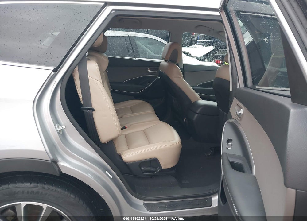 2017 HYUNDAI SANTA FE SE VIN: KM8SMDHF7HU256357