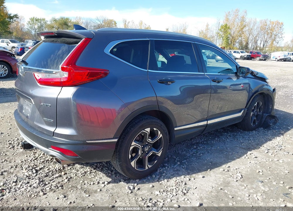 2018 HONDA CR-V TOURING VIN: 7FARW2H91JE038560