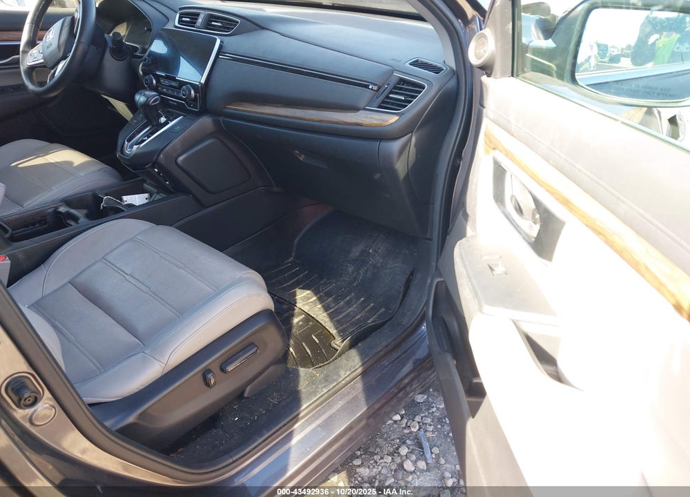 2018 HONDA CR-V TOURING VIN: 7FARW2H91JE038560