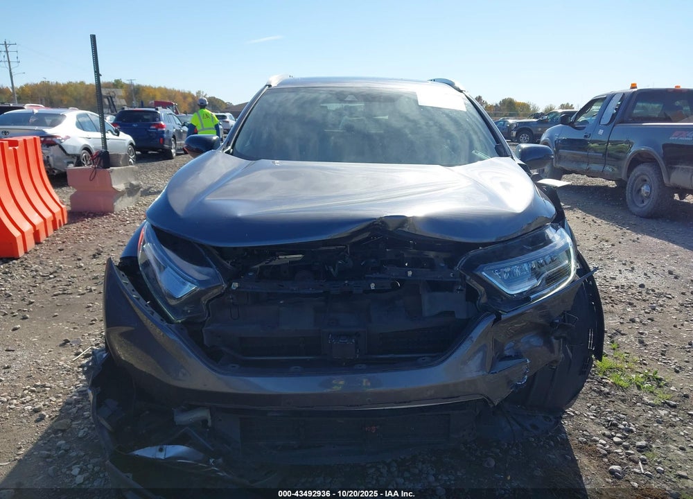 2018 HONDA CR-V TOURING VIN: 7FARW2H91JE038560