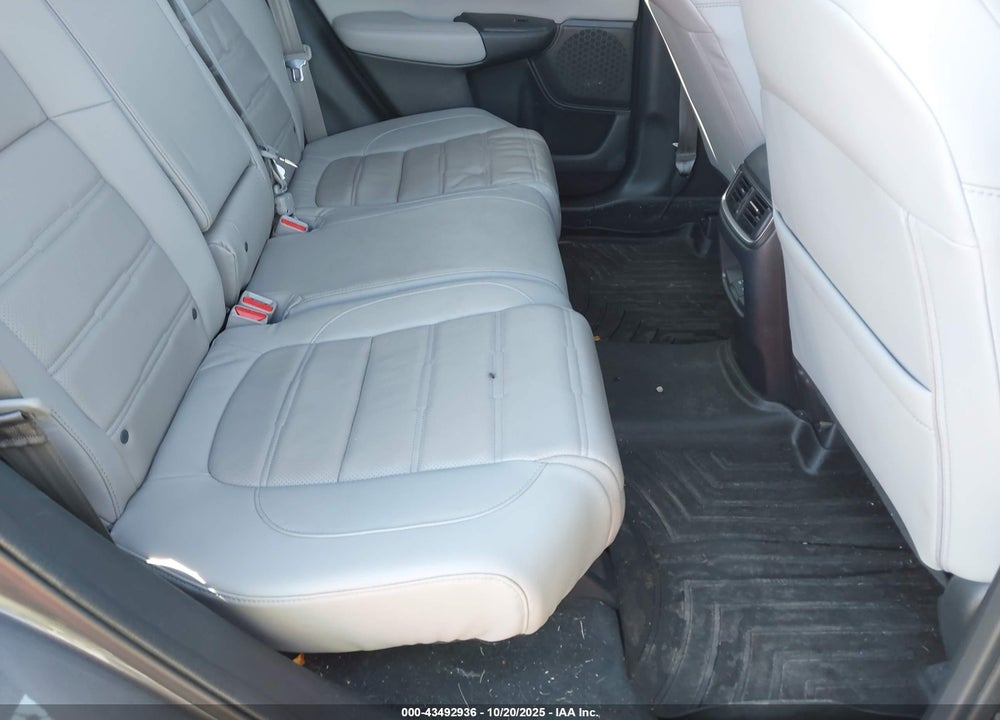 2018 HONDA CR-V TOURING VIN: 7FARW2H91JE038560