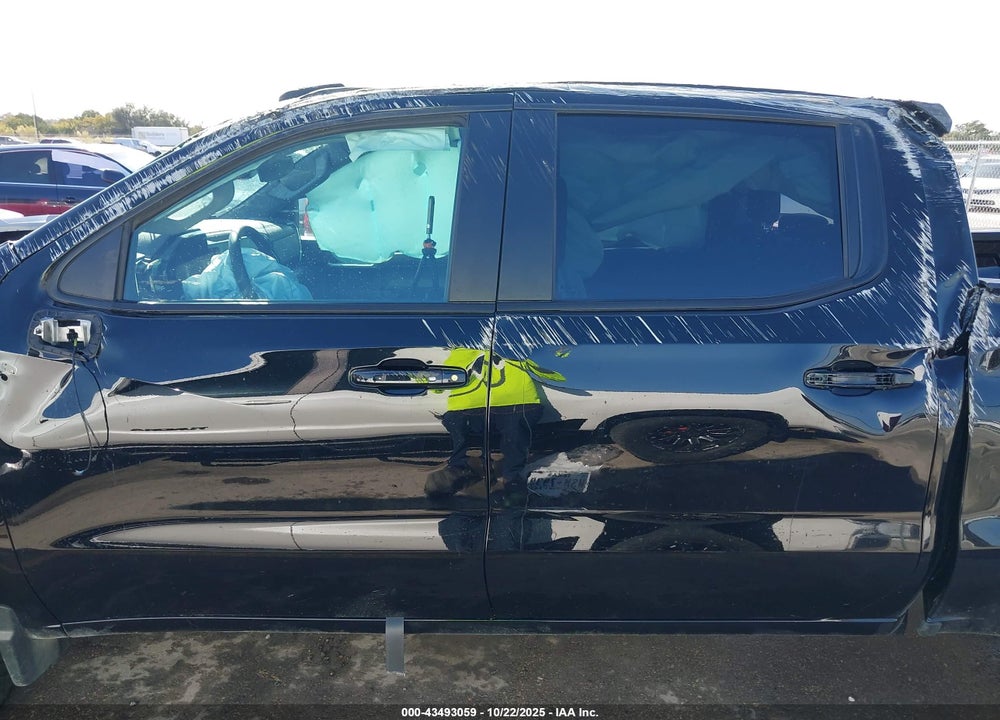 2025 CHEVROLET SILVERADO 1500 4WD SHORT BED LT TRAIL BOSS VIN: 3GCUKFE83SG313538